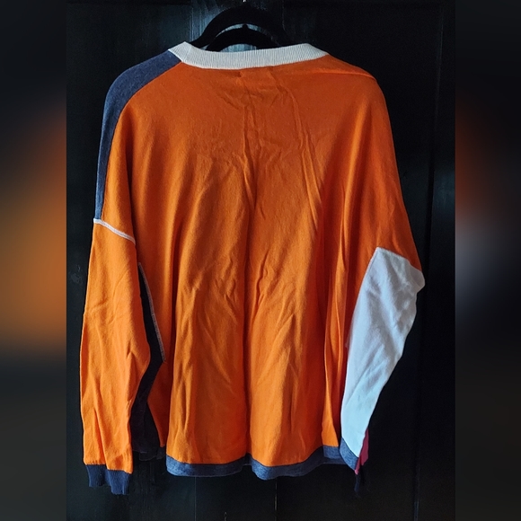 Women's sweater - Picture 2 of 2